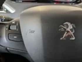 Peugeot 208 (2014) thumbnail 14