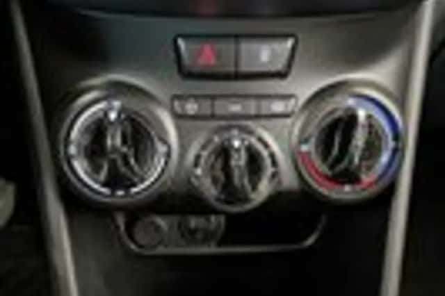 Peugeot 208 (2014) thumbnail 19
