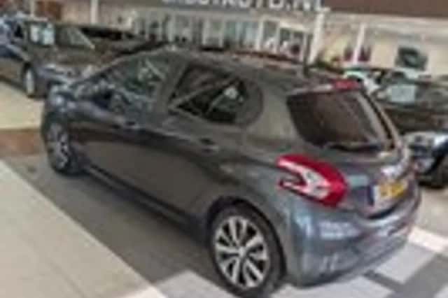 Peugeot 208 (2014) thumbnail 3