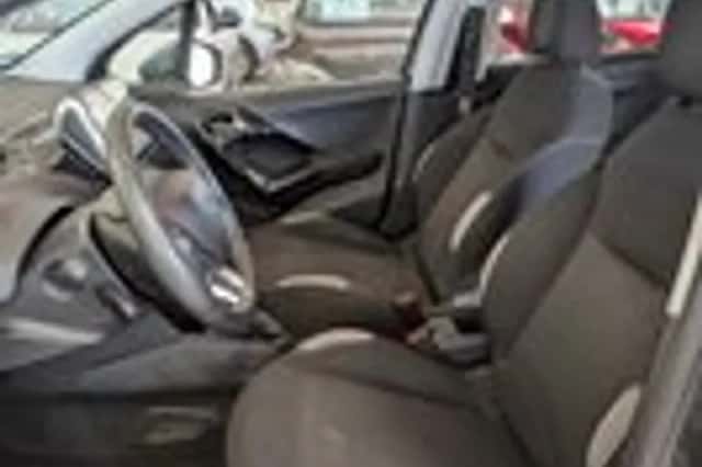 Peugeot 208 (2014) thumbnail 6