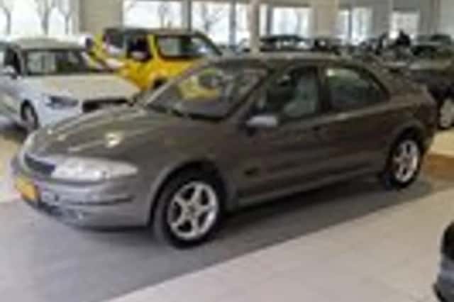 Renault Laguna (2004) thumbnail 2