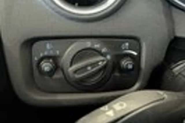 Ford Fiesta (2016) thumbnail 19