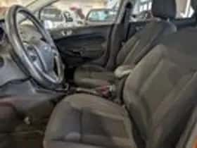 Ford Fiesta (2016) thumbnail 6