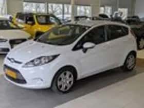 Ford Fiesta (2012) thumbnail 2