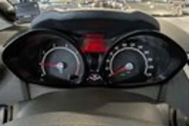Ford Fiesta (2012) thumbnail 11