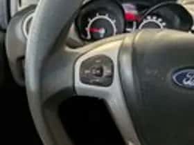 Ford Fiesta (2012) thumbnail 12