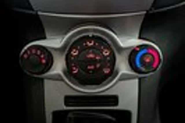 Ford Fiesta (2012) thumbnail 13