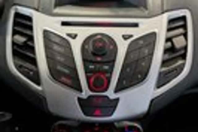 Ford Fiesta (2012) thumbnail 14