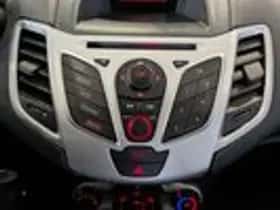 Ford Fiesta (2012) thumbnail 14