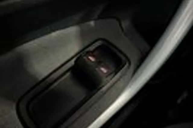 Ford Fiesta (2012) thumbnail 18