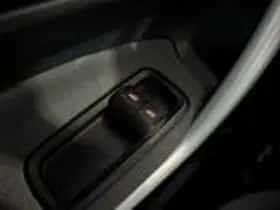 Ford Fiesta (2012) thumbnail 18