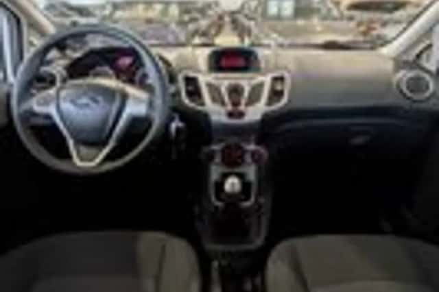 Ford Fiesta (2012) thumbnail 9