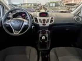 Ford Fiesta (2012) thumbnail 9