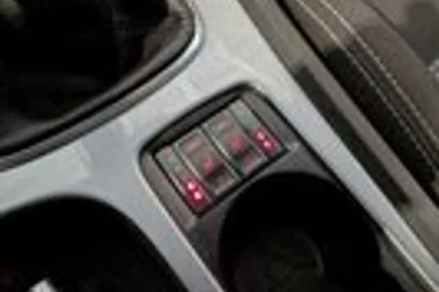 Ford Mondeo (2011) thumbnail 15