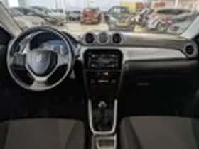 Suzuki Vitara (2015) thumbnail 9