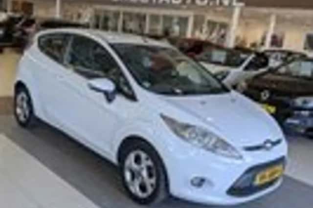 Ford Fiesta (2009) thumbnail 1