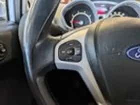 Ford Fiesta (2009) thumbnail 12