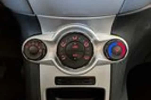Ford Fiesta (2009) thumbnail 13