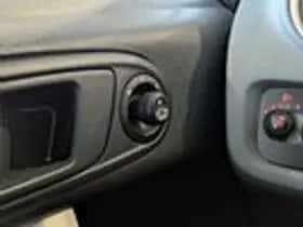 Ford Fiesta (2009) thumbnail 16