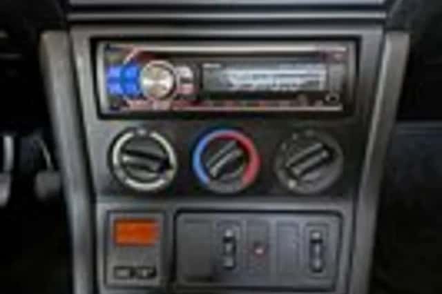 BMW Z3 (1996) thumbnail 9