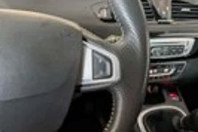 Renault Grand Scénic (2012) thumbnail 14