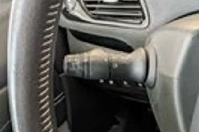 Renault Grand Scénic (2012) thumbnail 15