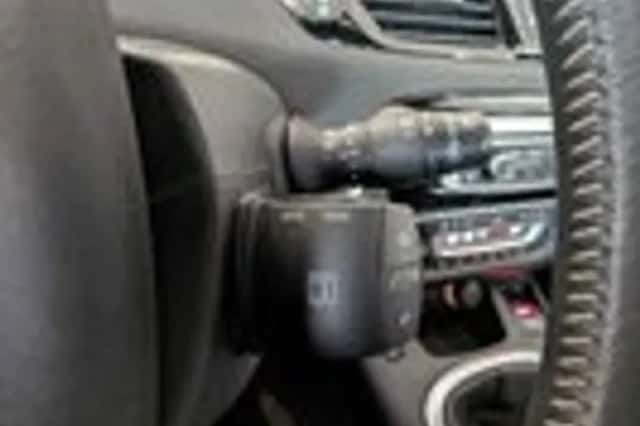 Renault Grand Scénic (2012) thumbnail 16
