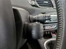 Renault Grand Scénic (2012) thumbnail 16
