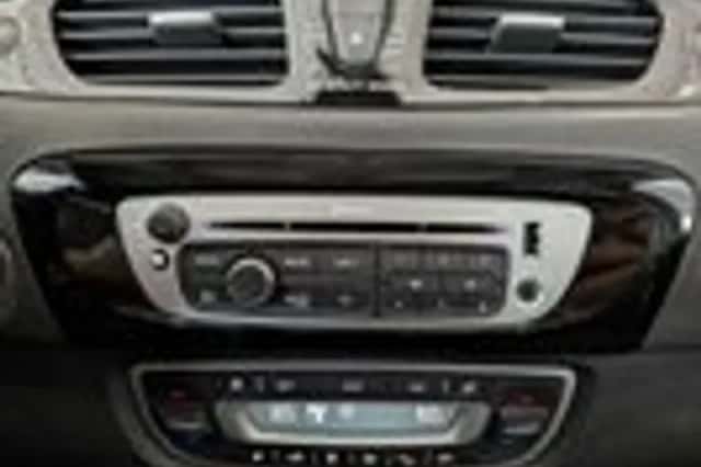 Renault Grand Scénic (2012) thumbnail 22