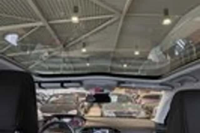 Peugeot 308 (2013) thumbnail 11