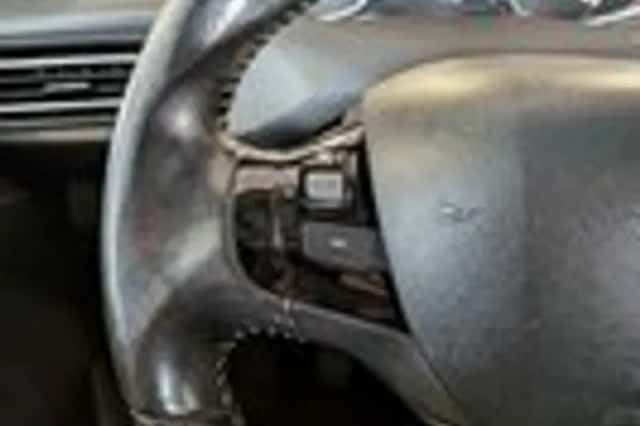 Peugeot 308 (2013) thumbnail 15