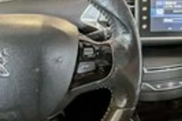 Peugeot 308 (2013) thumbnail 16