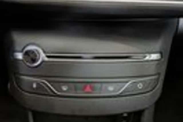 Peugeot 308 (2013) thumbnail 23