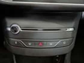 Peugeot 308 (2013) thumbnail 23