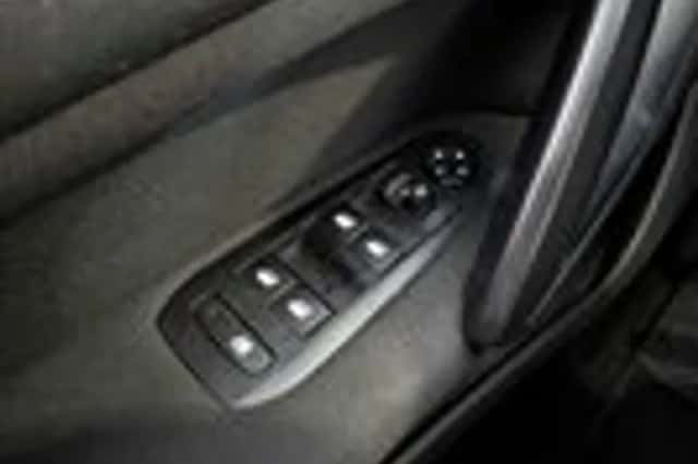 Peugeot 308 (2013) thumbnail 25