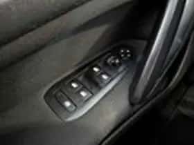 Peugeot 308 (2013) thumbnail 25