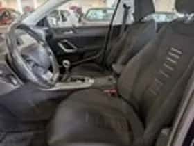 Peugeot 308 (2013) thumbnail 6