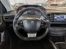 Peugeot 308 (2013) thumbnail 10