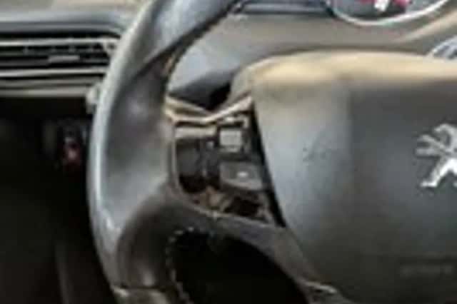 Peugeot 308 (2014) thumbnail 12