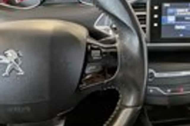 Peugeot 308 (2014) thumbnail 13