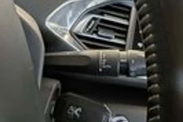 Peugeot 308 (2014) thumbnail 15