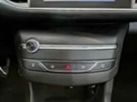 Peugeot 308 (2014) thumbnail 16