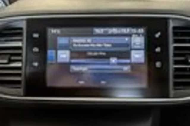 Peugeot 308 (2014) thumbnail 18