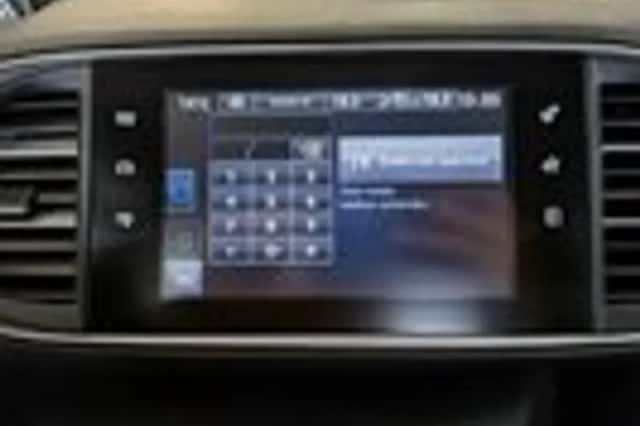 Peugeot 308 (2014) thumbnail 19