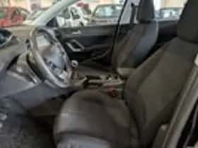 Peugeot 308 (2014) thumbnail 6