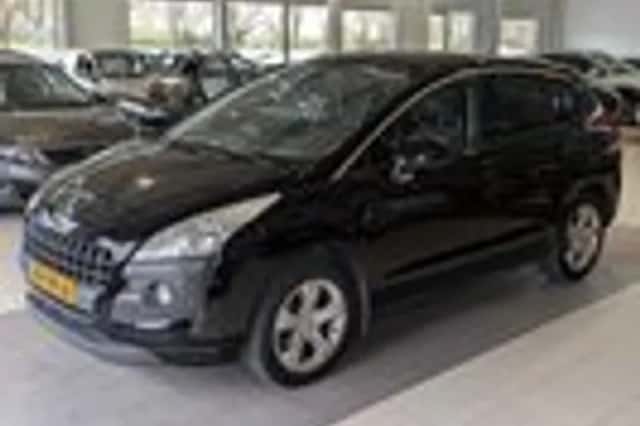 Peugeot 3008 (2010) thumbnail 2