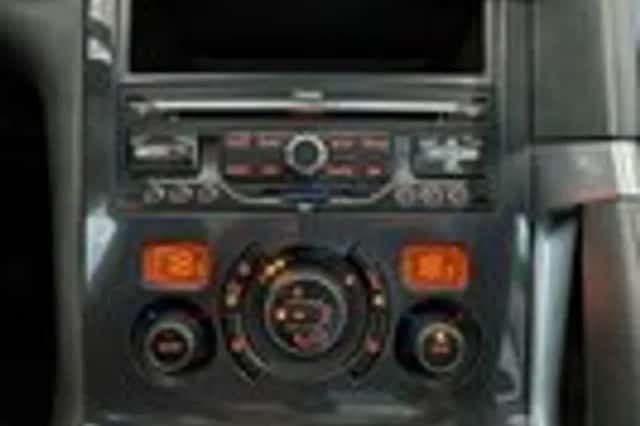 Peugeot 3008 (2010) thumbnail 14