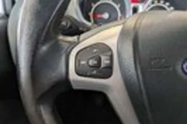 Ford Fiesta (2009) thumbnail 11