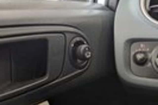 Ford Fiesta (2009) thumbnail 16