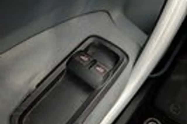 Ford Fiesta (2009) thumbnail 17